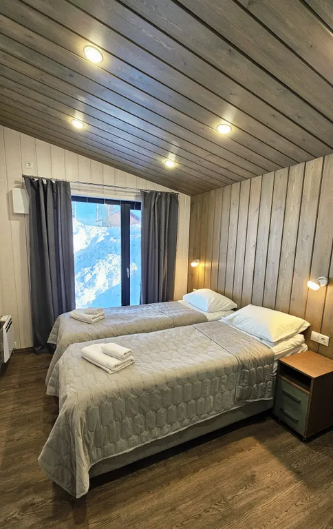 Далеко и надолго