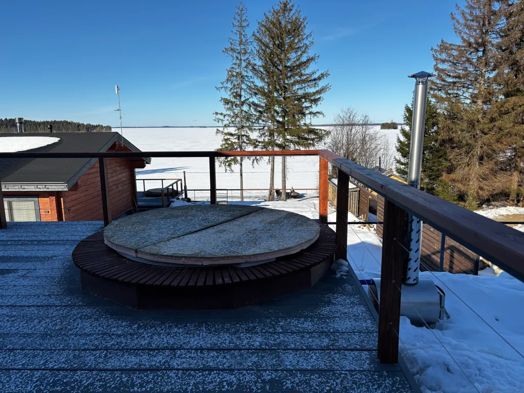 Paradise: Дом с тремя спальнями и сауной на озере