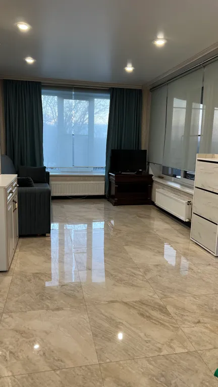 Частный дом за городом с видом на трассу и гору