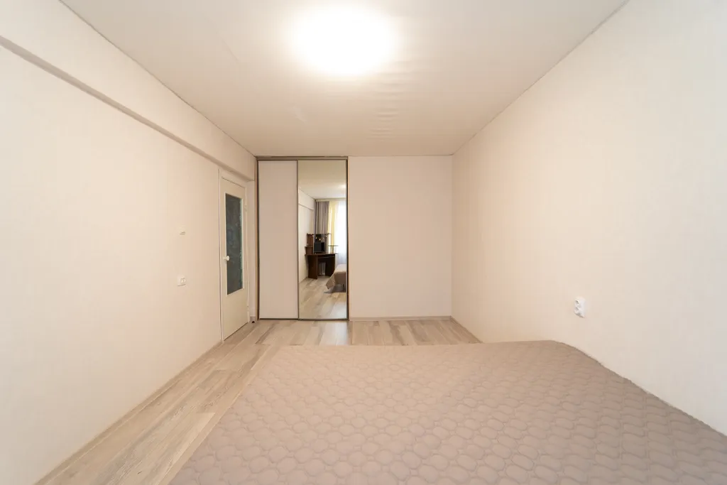 Светлая квартира в шаговой доступности от Ледового Дворца