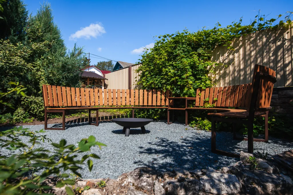 Современный дом в тихом месте