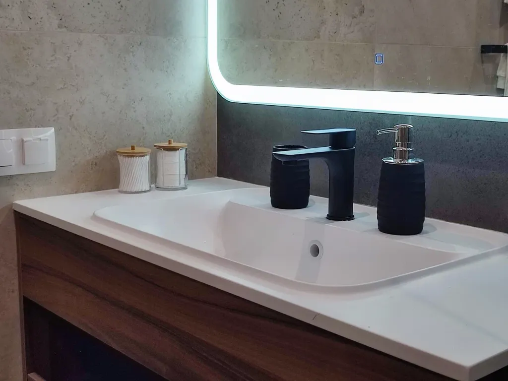 Современные, яркие апартаменты