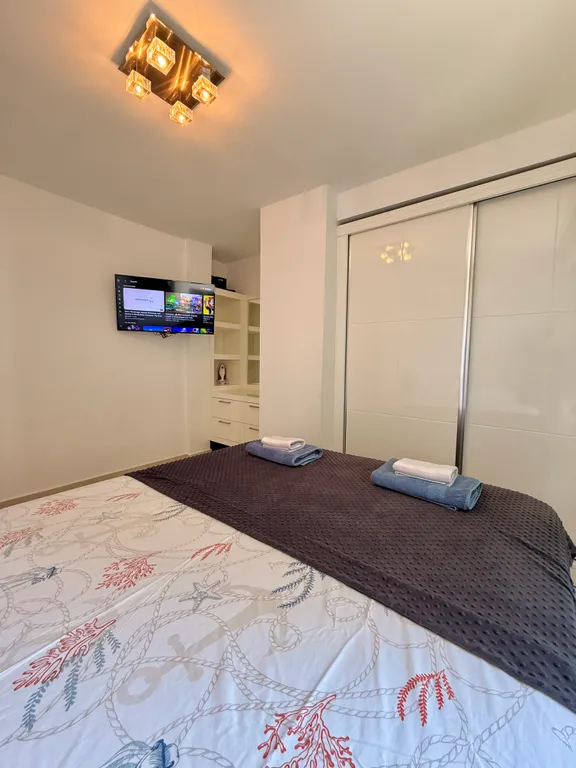 Трехкомнатная квартира на первой береговой линии