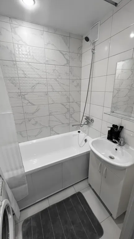 Комфортабельная 2-комнатная квартира с новым дизайнерским ремонтом