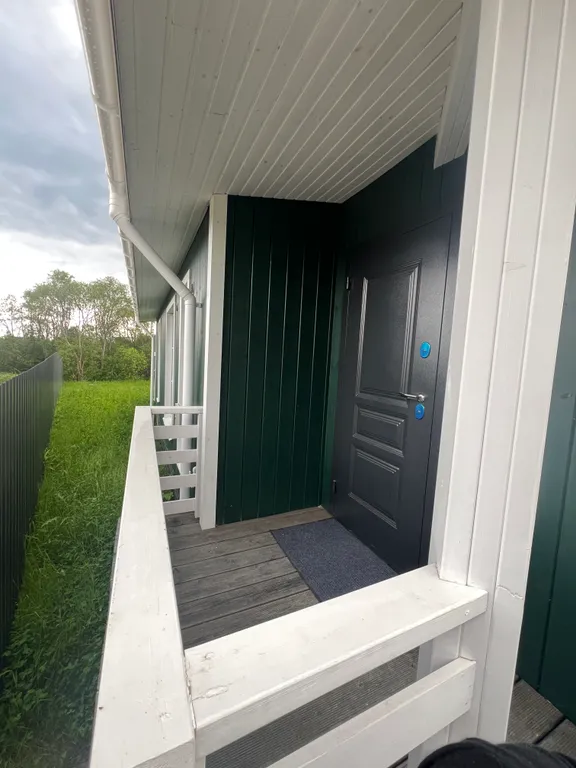 Просторный дом Елка с панорамными окнами в тихом месте