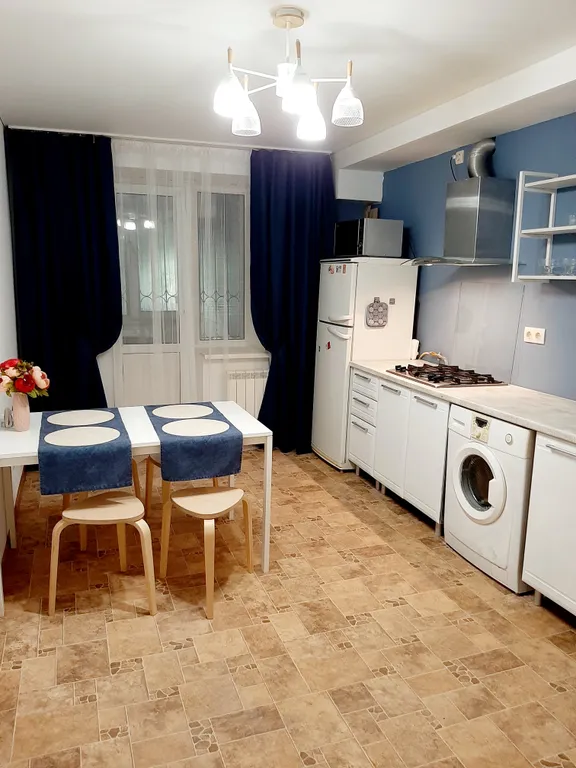 10 минут до центра, просторная квартира с индивидуальным отоплением