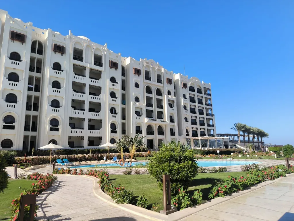 Студия в элитном районе с пляжем и бассейном с подогревом