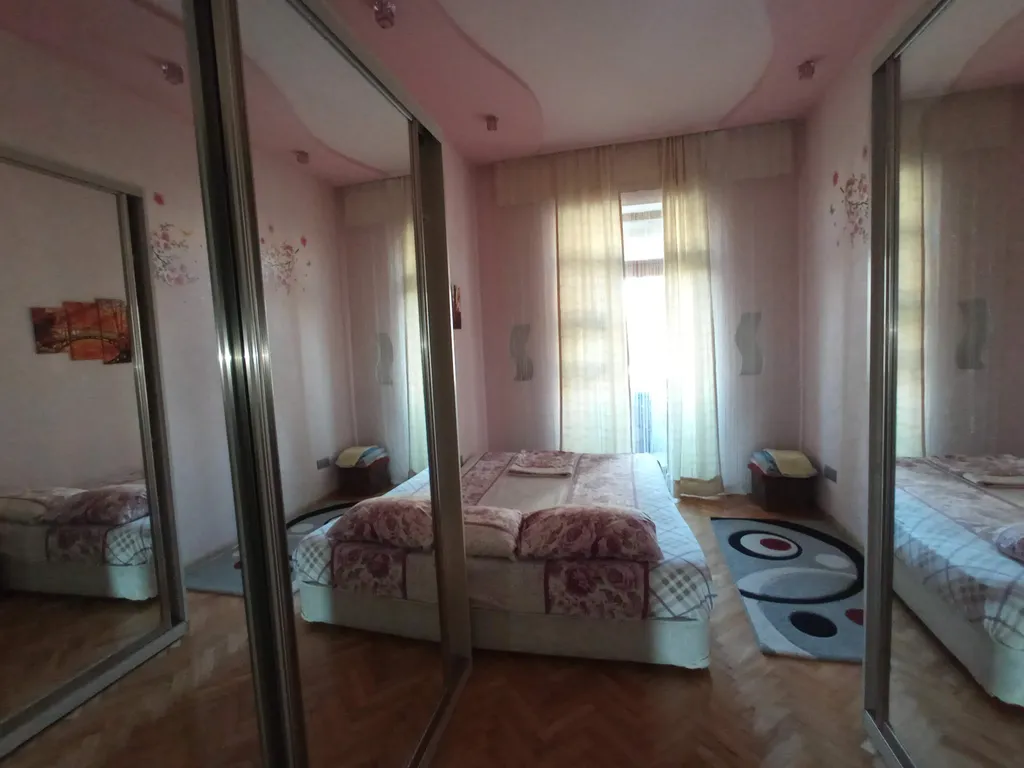 Тихое жилье в зелёном дворе