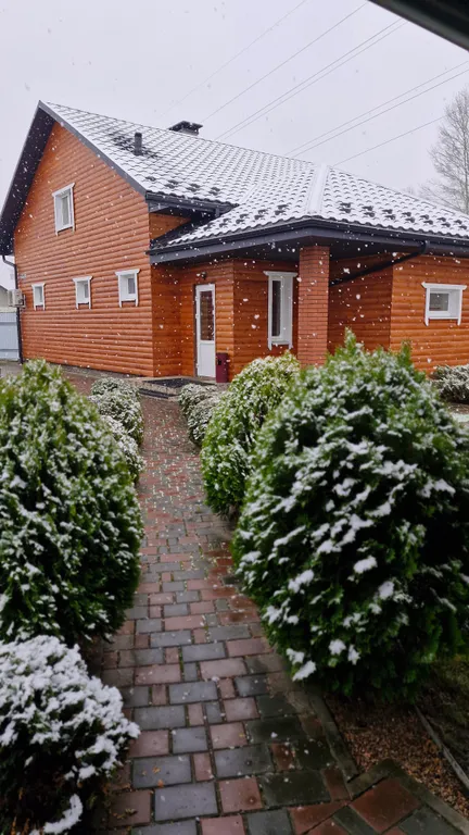 Дом с баней и парковкой