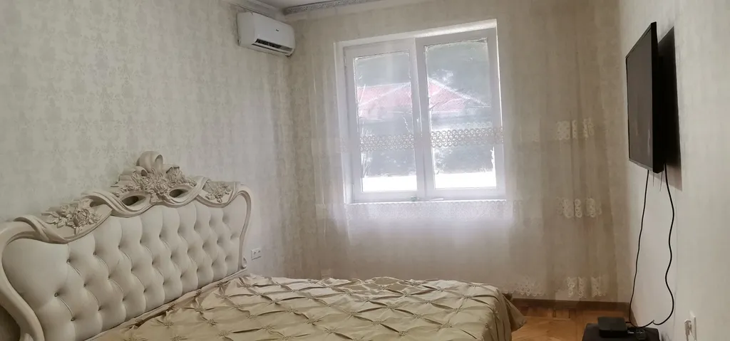 Трехкомнатная квартира рядом с колесом обозрения — аренда посуточно в Гагра