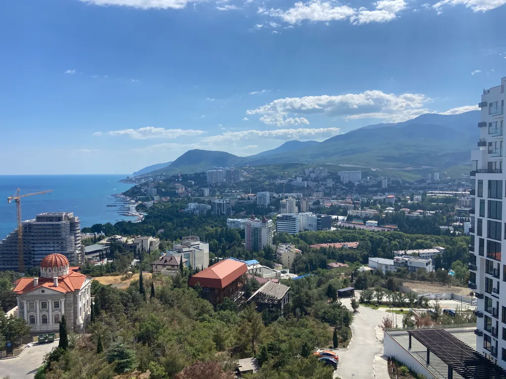 Студия в Алуште, в закрытом комплексе с (подогреваемым) бассейном