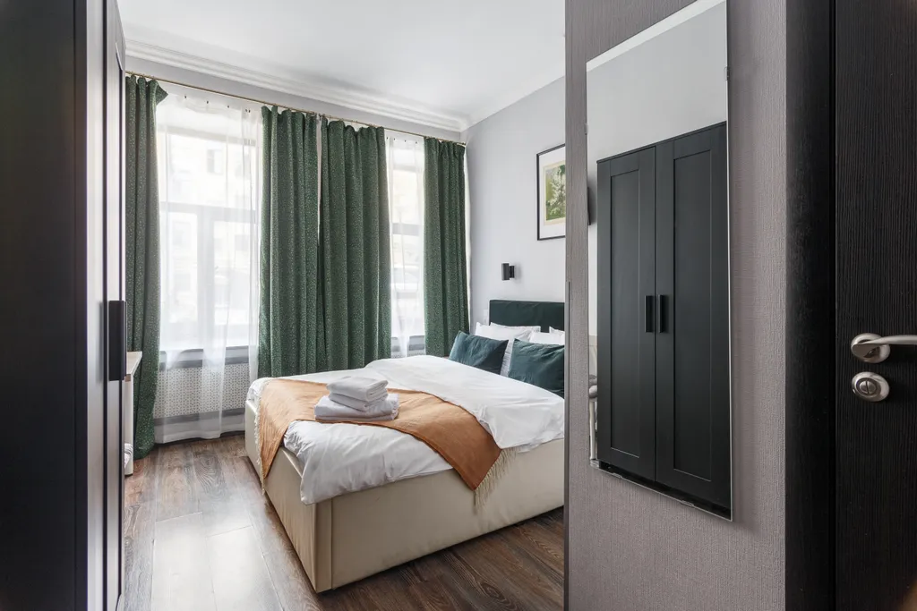 Квартира Комната с санузлом и видом во двор у Исаакиевского собора — Санкт-Петербург