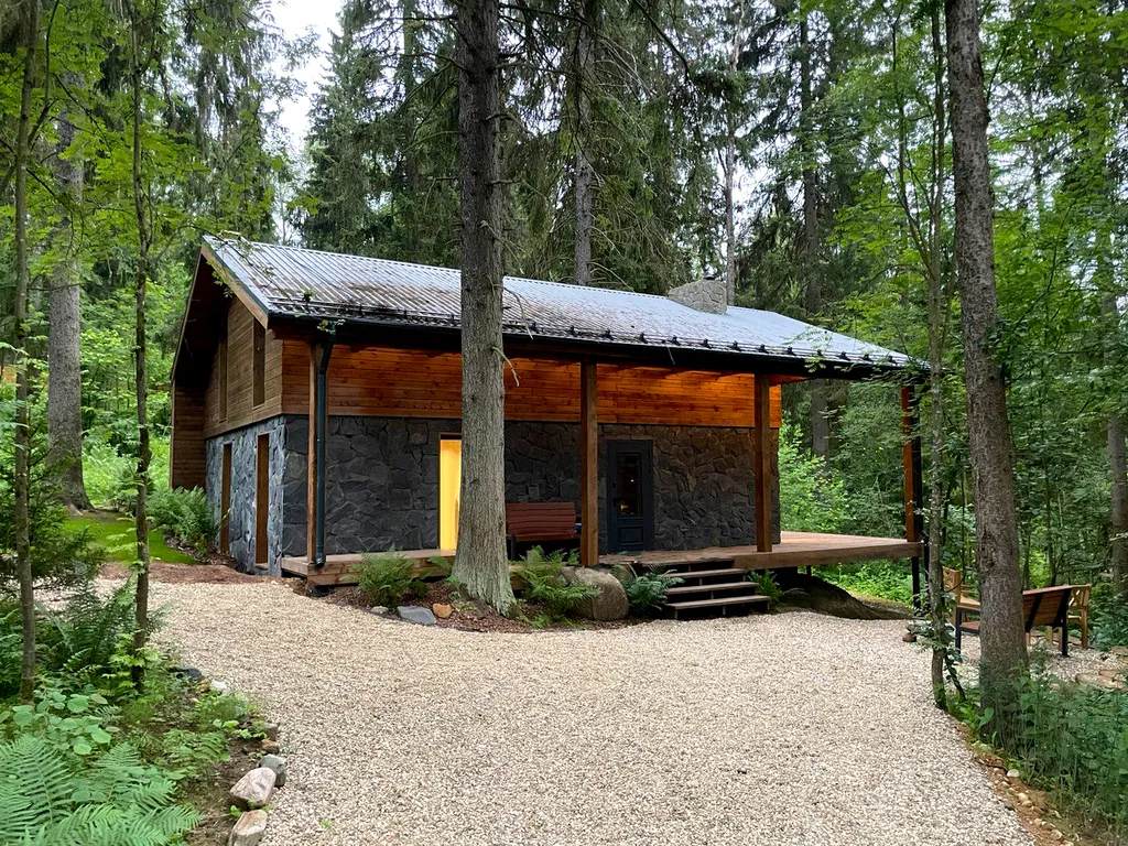 Коттедж Сказочный Шале с камином и джакузи в живописном лесу — Шадрино