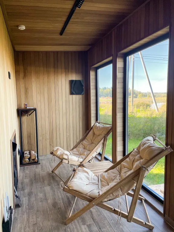 Дом с баней и чаном у воды и леса бохо