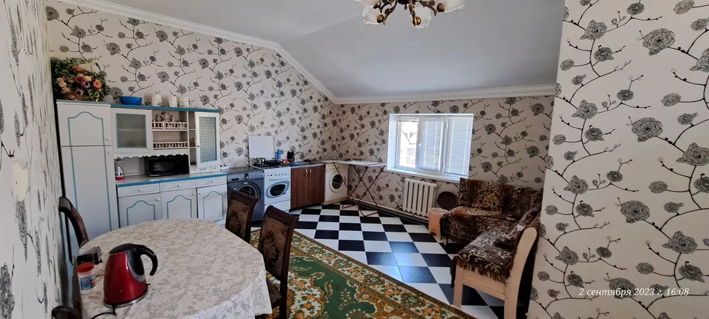 Дом в спокойном районе.