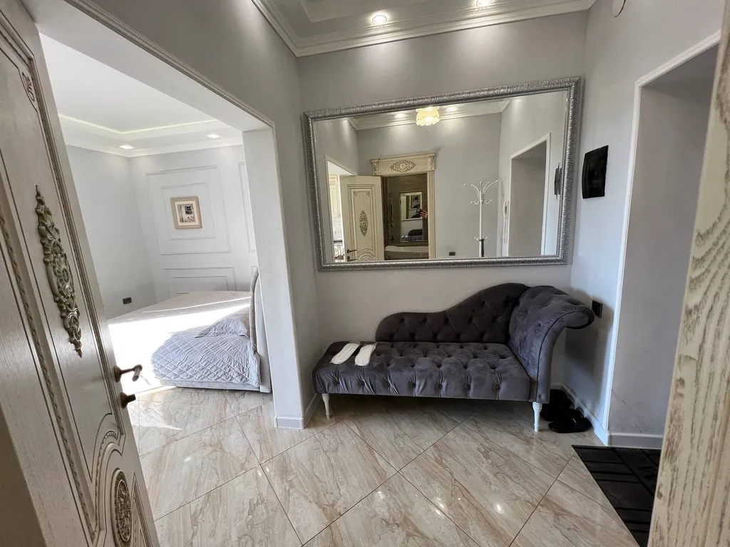 Студия в центре возле танка