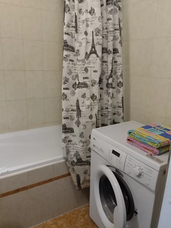 Уютная квартира не далеко от центра города (спальный район)