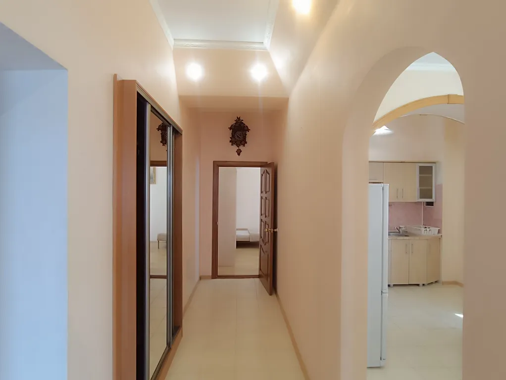 Уютная 2-х комнатная квартира с большой кухней