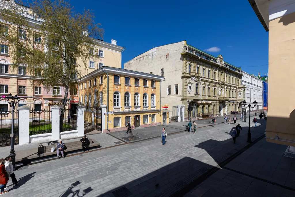 2 этажа винтажной классики в Лофте в минуте от Кремля