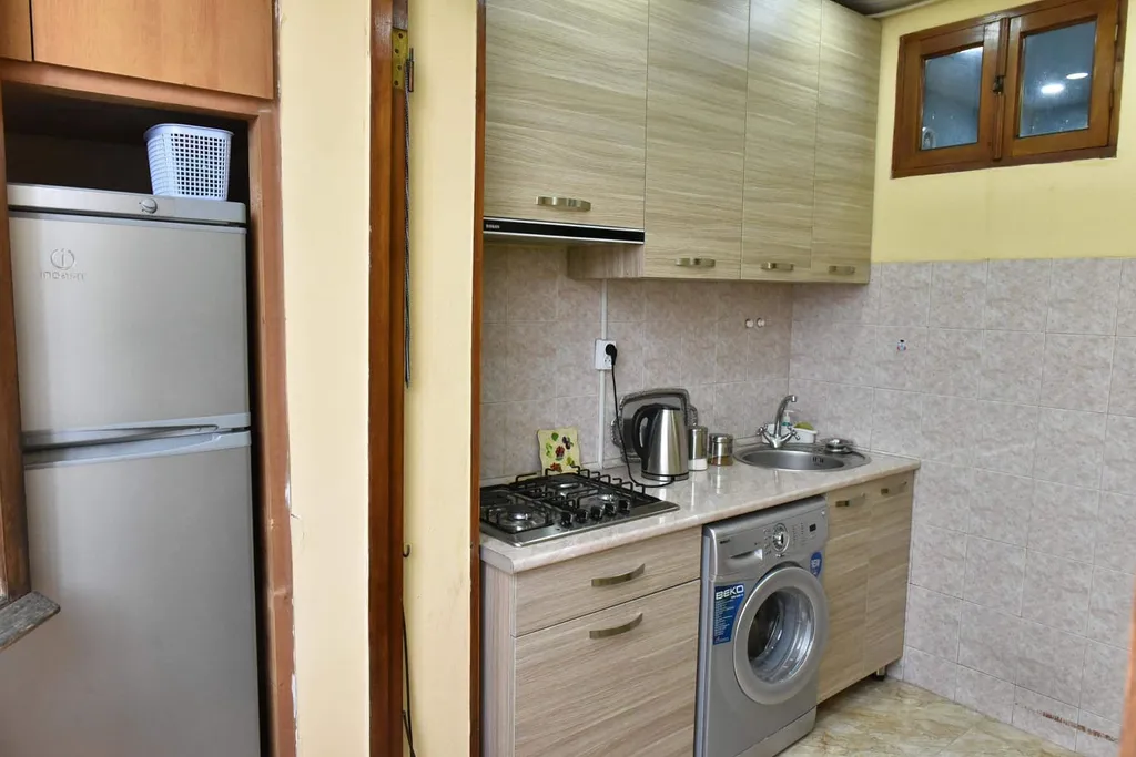 Однокомнатная чистая квартира посреди метро Дидубе и метро Грмагеле