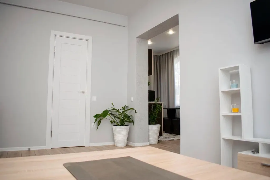 Дом сапфир с бассейном в центре