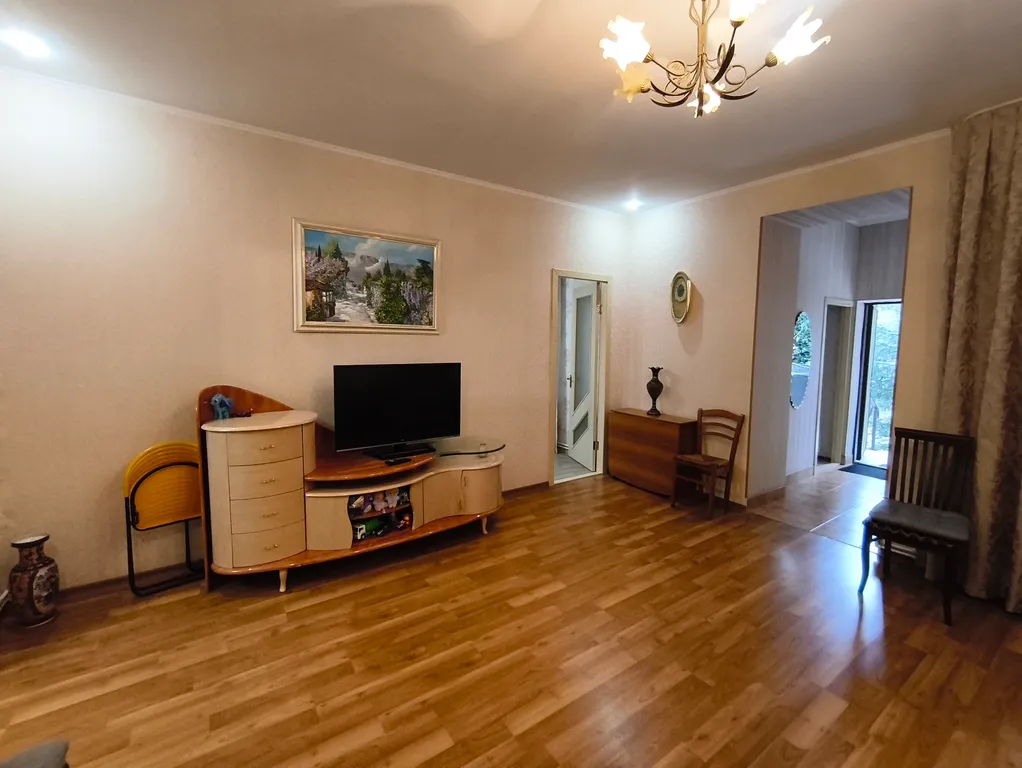 Коттедж Коттедж СВОЙ  двор, мангал, парковка.... — Ялта