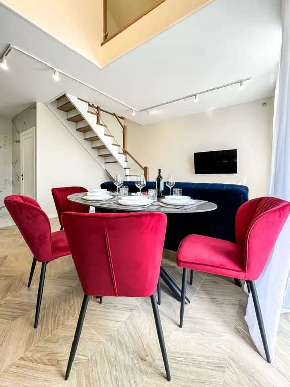 Дизайнерские 2-уровневые апартаменты в 5 минутах от моря