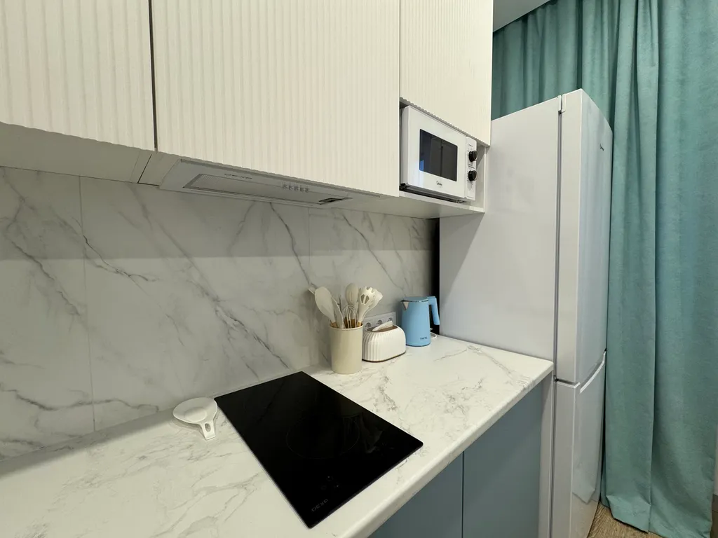 Видовая квартира с дизайнерским ремонтом на берегу реки в белых росах