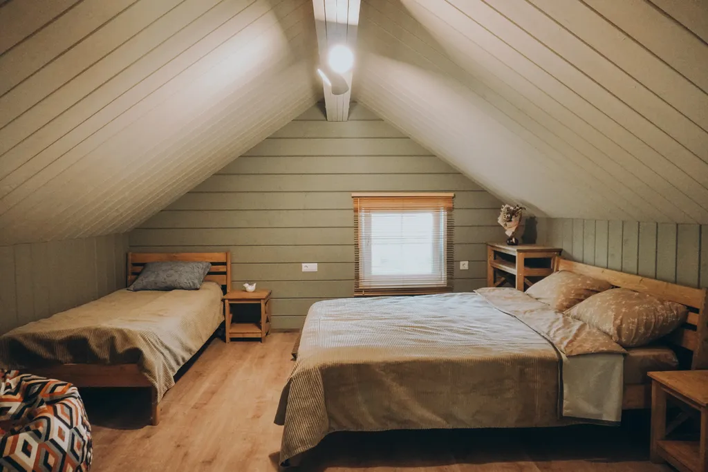 Дом на берегу реки