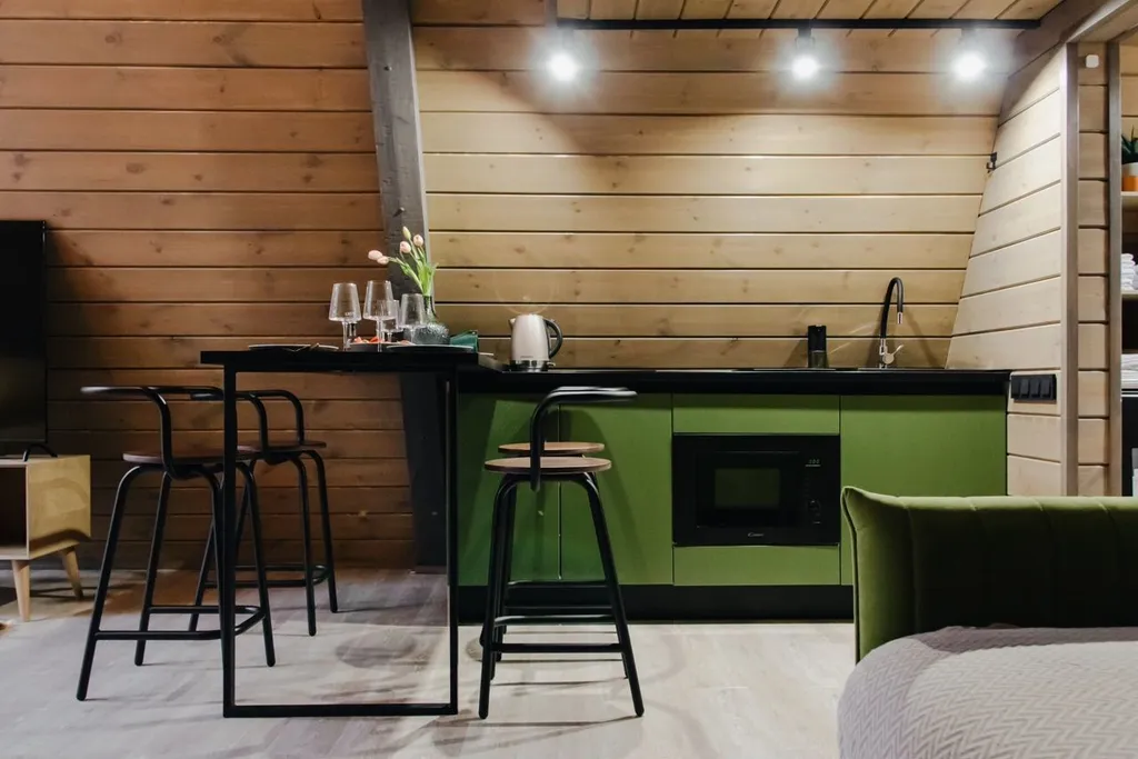 Дом Хвоя Темный