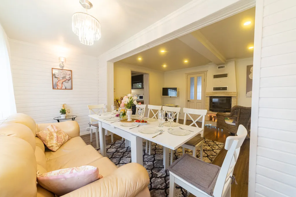 Уютный дом для отдыха или праздника