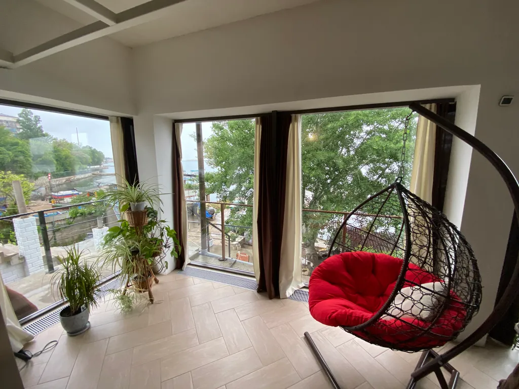 Квартира Большая студия с видом на море с панорамными окнами — аренда посуточно в Севастополь