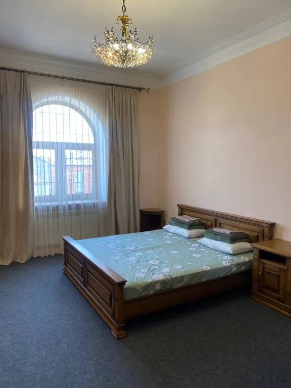 8-комнатный Дом