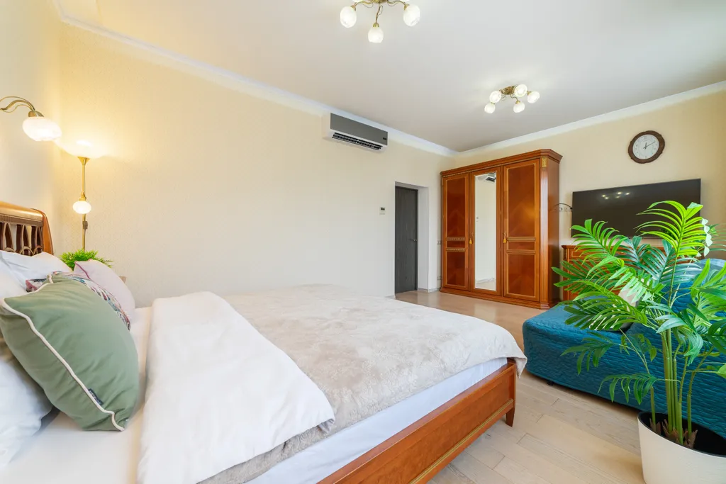 Роскошная идеал квартира с двумя террасами, тремя санузлами и бассейн