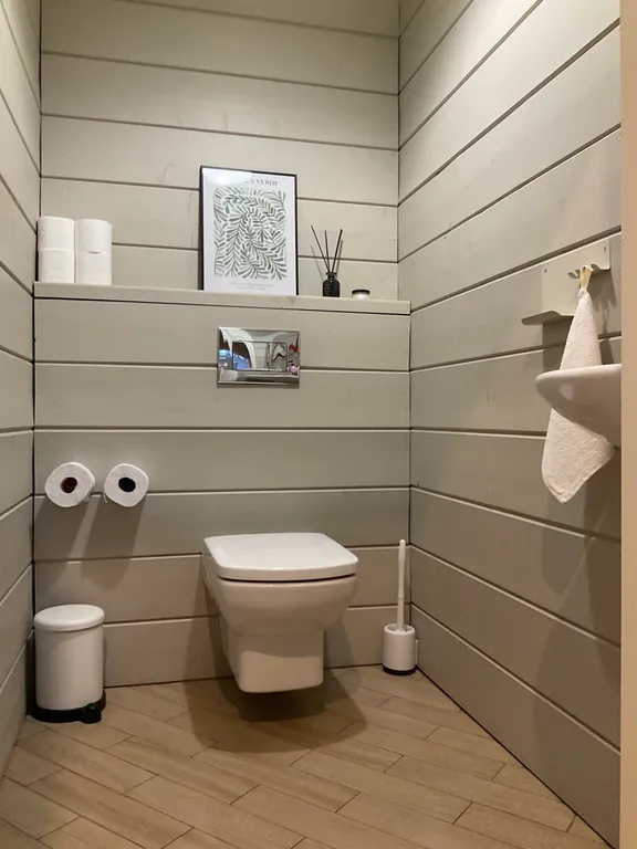 Дача с красными карпами с баней и чаном