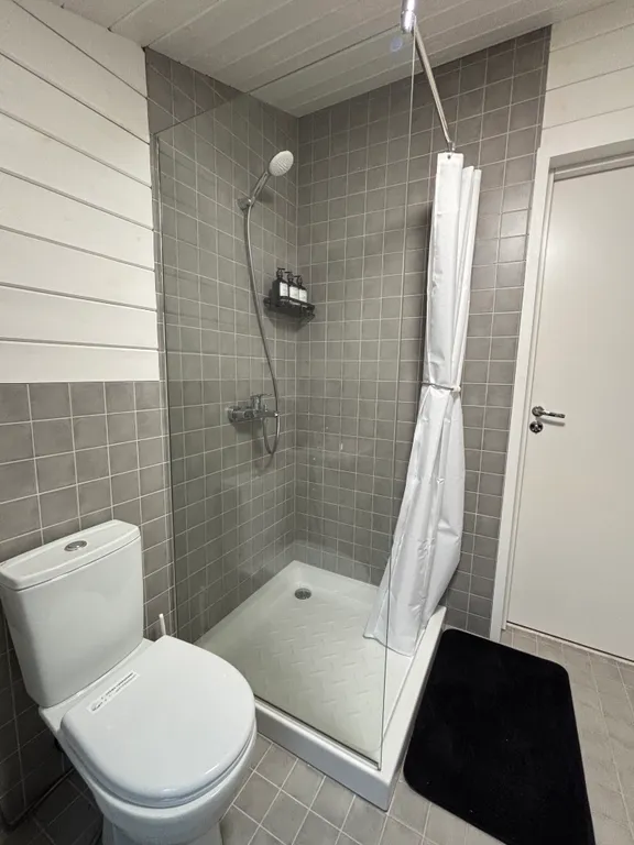 Уютный дом барн в лесу