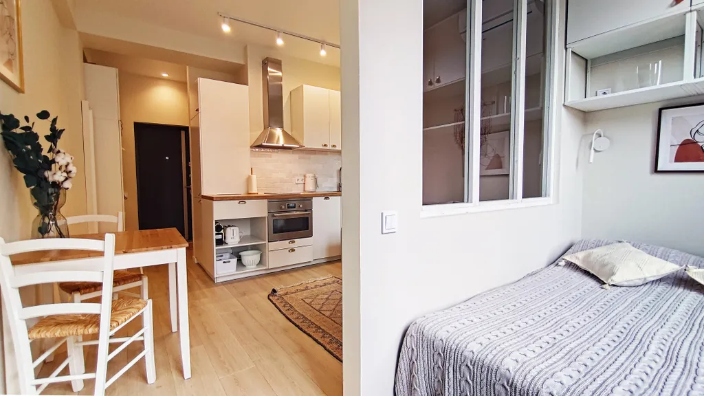 Студия в стиле бохо с видом на горы — уют и комфорт в центре