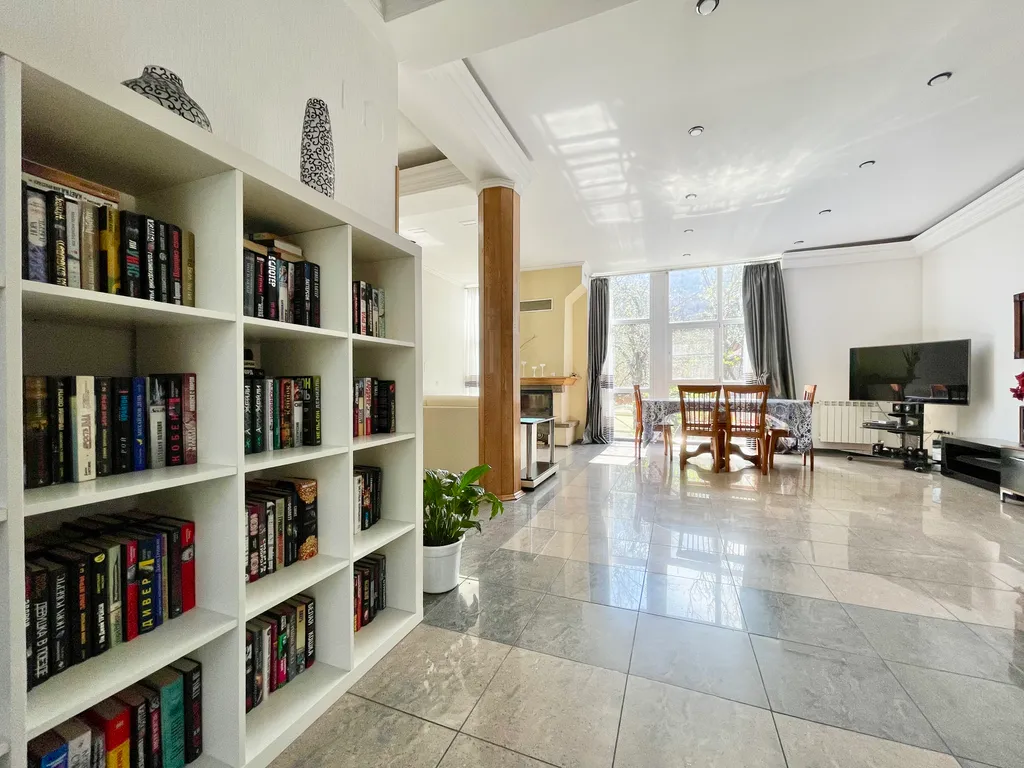 Коттедж в центре Красной Поляны с видом на горы