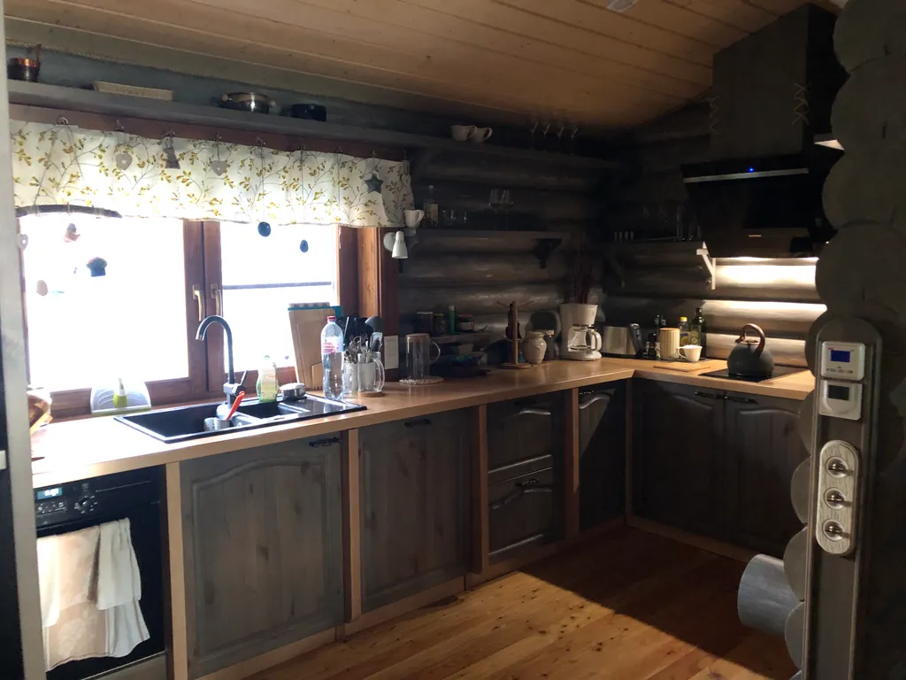 Шале в Карелии с баней на берегу озера