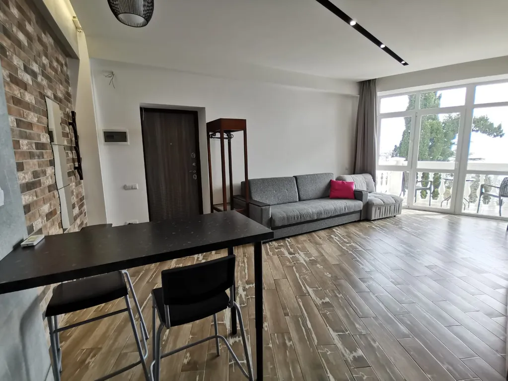 Студия с видом на море