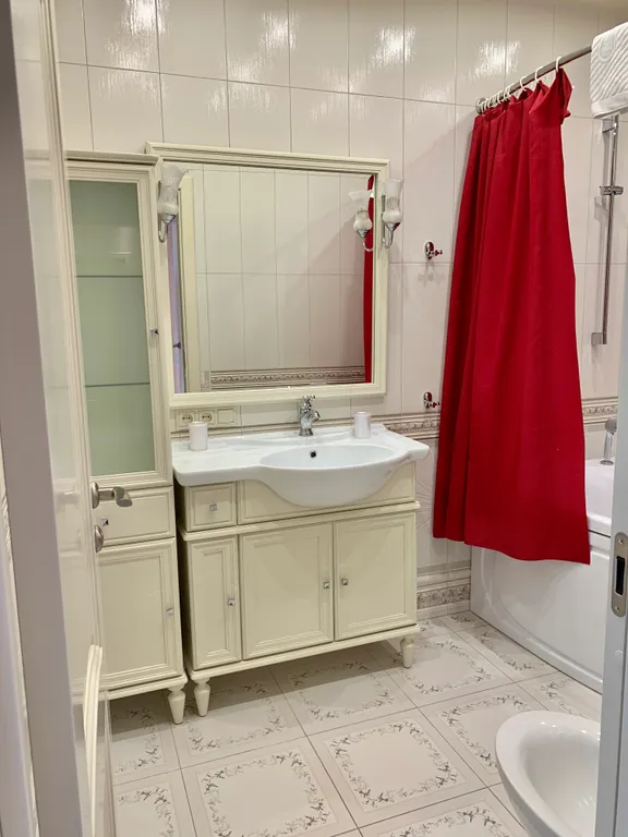 Трехкомнатная квартира в Панорама Парк