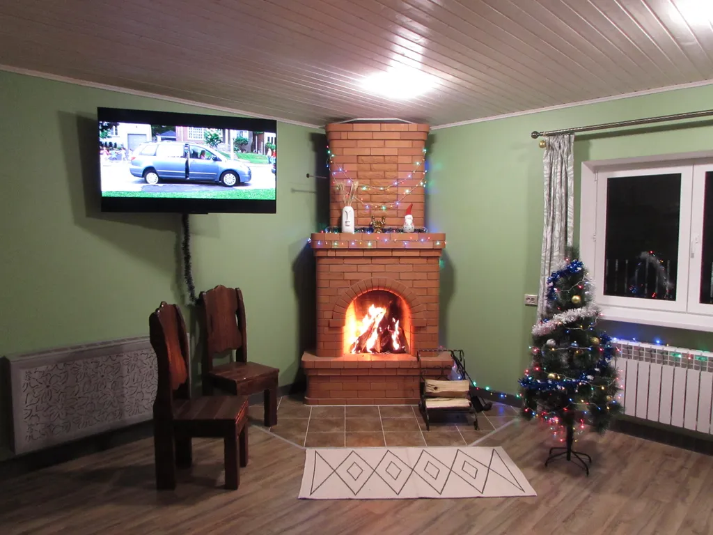 Загородный дом с баней и бильярдом