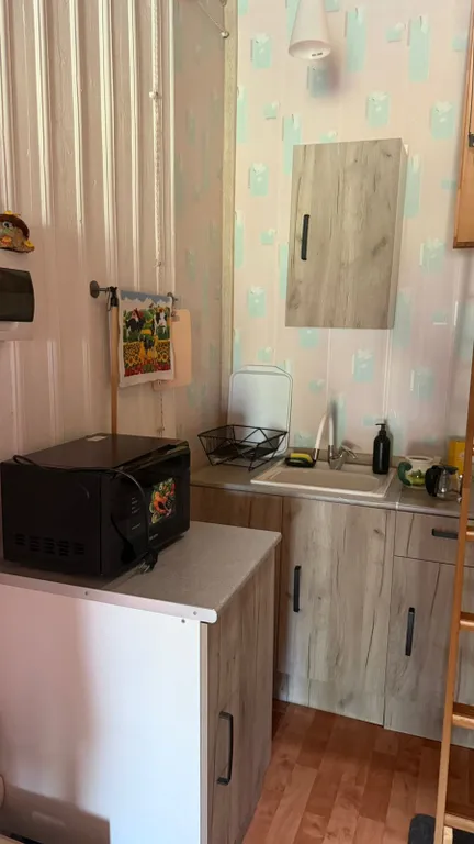 Уютный домик в деревне с выходом на веранду и ухоженным садом