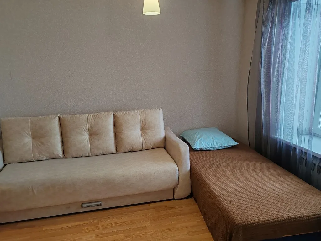 Евродвушка в доме с огороженной территорией в центре города