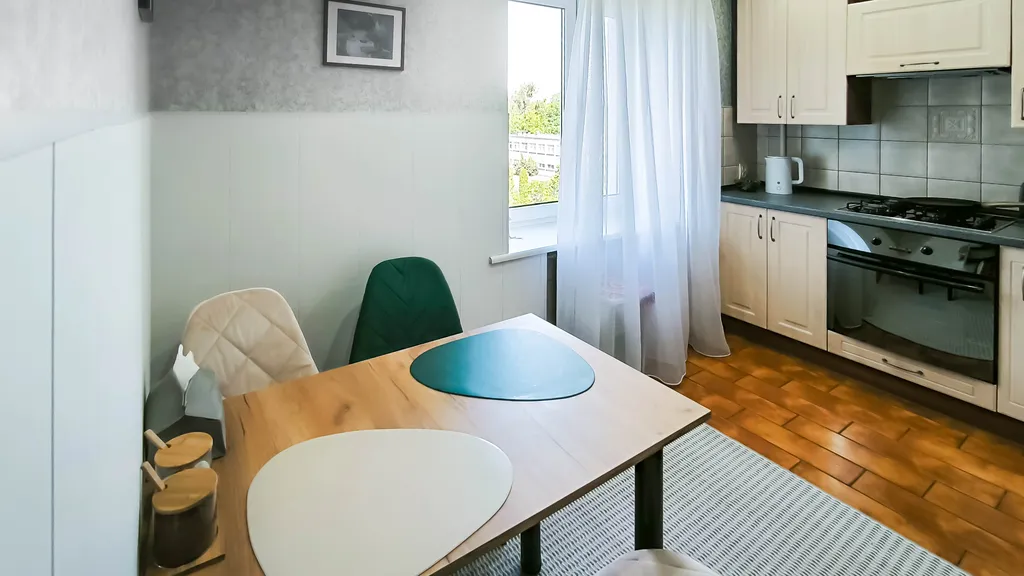 Квартира в самом центре, с огороженной парковкой.