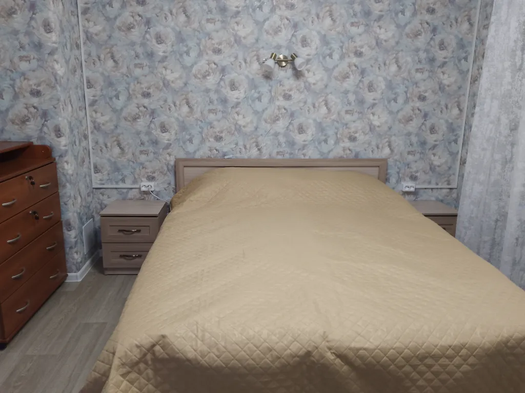 Дом с видом на монастырь