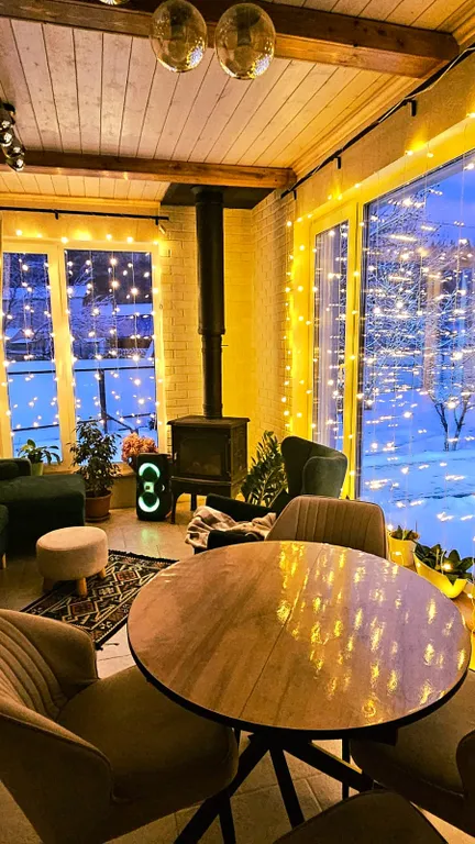 Уютный домик в сосновом бору в черте города