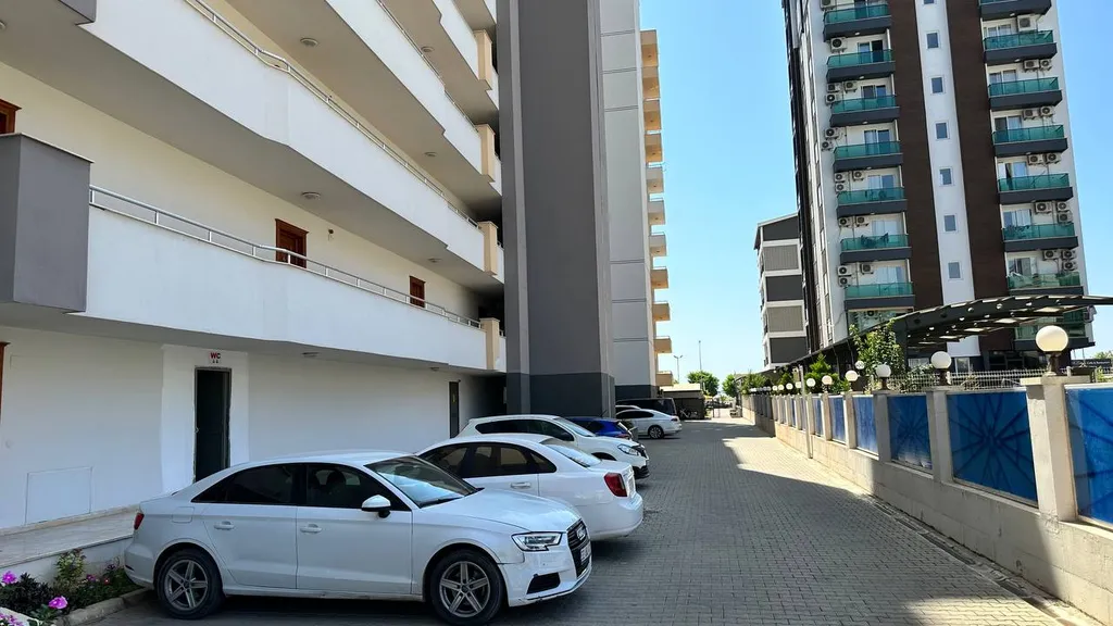 Квартира на Средиземном море с бассейном и горками