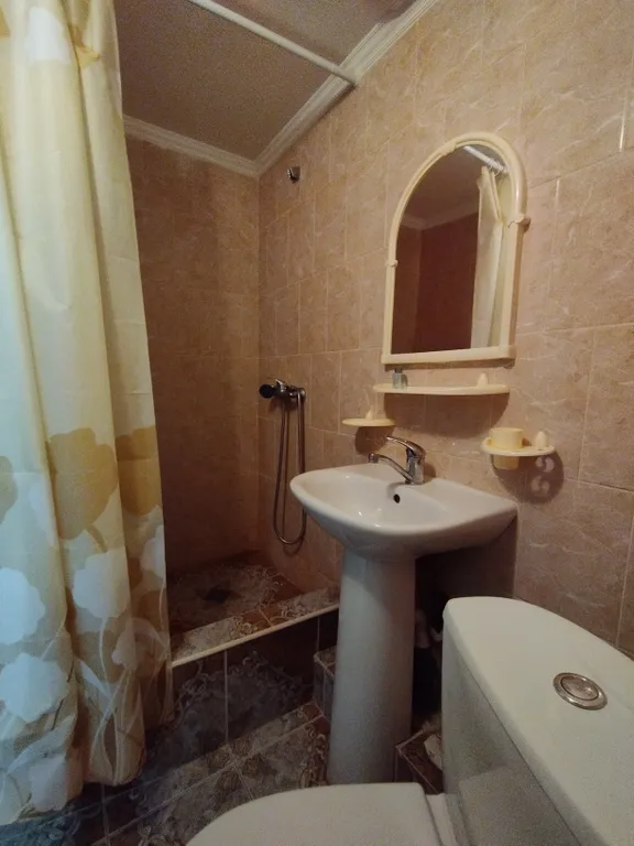 Квартира Квартира Трёх местный Люкс,в гостевом доме "До,ре,ми" — Витязево