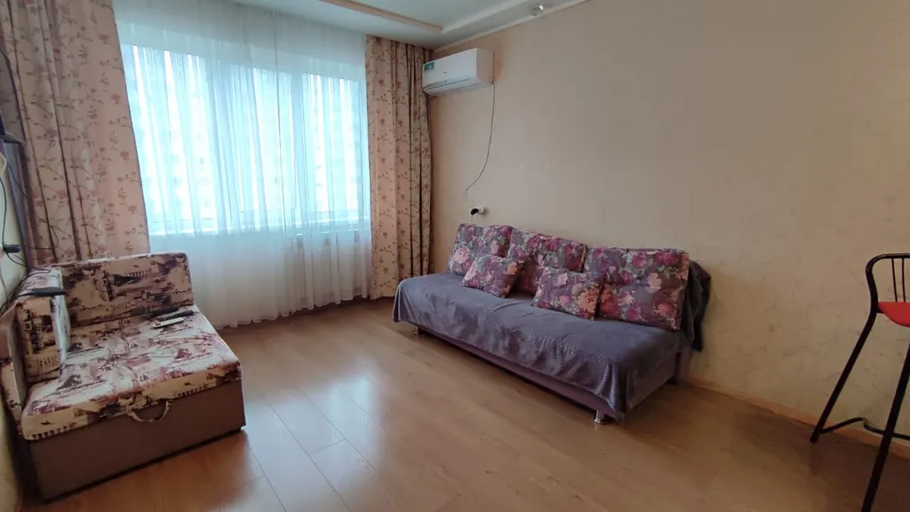 Студия, рядом с Золотым Мостом